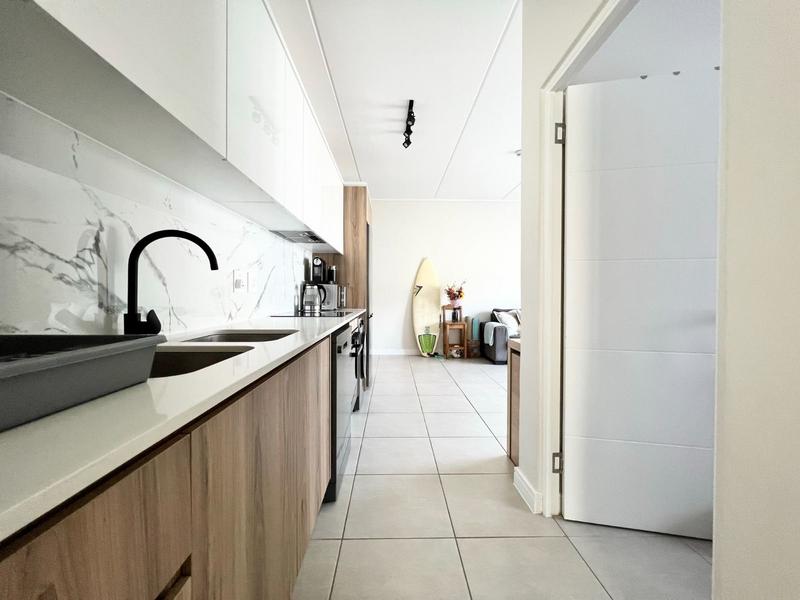 To Let 1 Bedroom Property for Rent in Sandown Western Cape